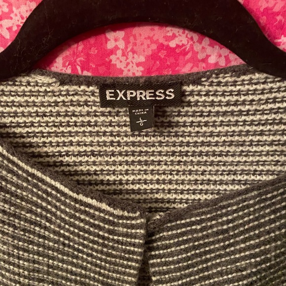 ♥️❄️Express Sweater Cover-up Size Large - Picture 6 of 6